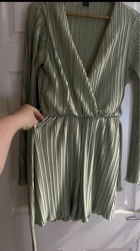 Ladies boohoo play suit size - play,