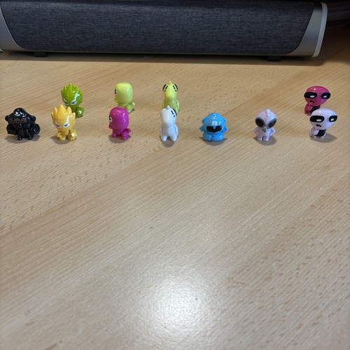 Gogo crazy bones x11 series - series, 1
