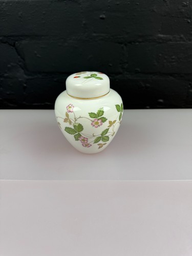 Wedgwood wild strawberry - wild,