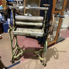 Vintage Cast Iron Mangle Green