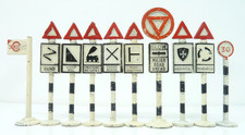 VINTAGE GILCO DIECAST ROAD TRAFFIC SIGNS X10