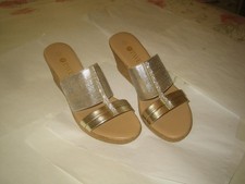 Ladies sandals ‘ PAVERS ‘
