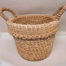 Round seagrass storage basket + handles 10" (26 cm)across ,8 1/2"(21cm) tall