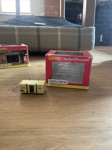Hornby car sales - car, porter