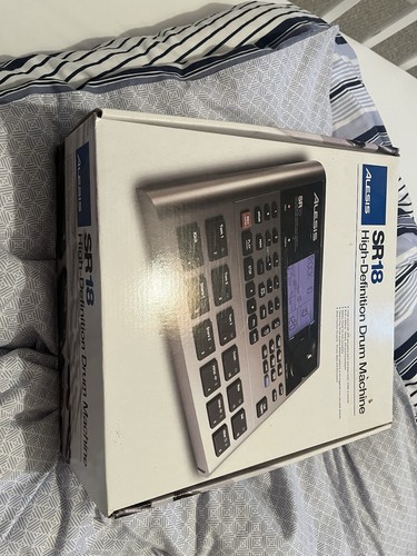Alesis sr18 drum machine - alesis,