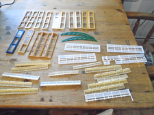 OO GAUGE RAILWAY PLATFORN