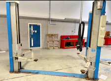 2 Post Car Lift Ramp Ravaglioli European 2.2 Ton 3 Phase