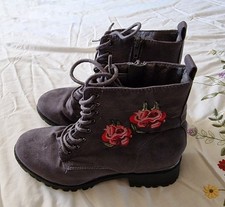 Primark Size UK 4, EUR 37 Grey Wide Fit Ankle Boots with a Red Rose Pattern