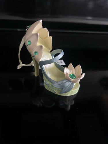 Nwt disney parks tiana runway - tiana,