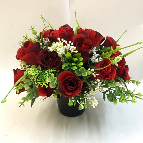 Red rose memorial grave - grave, or