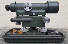 E.R Watts & Son London no 51126 Surveyors Microptic Theodolite Level in case