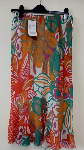 Straight lined skirt with - lined,