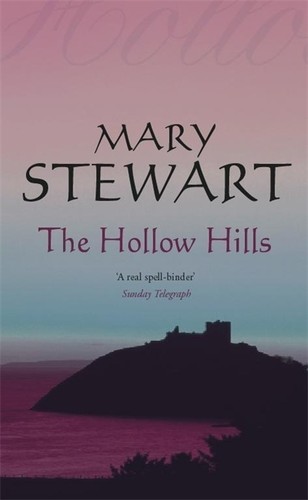 The hollow hills - (paperback),
