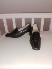 Vintage Elmdale Leather Court