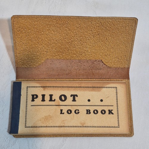 Vintage 1945 pilot logbook - 1945,