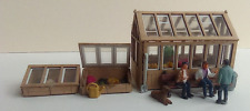Metcalfe Greenhouse With 4 Painted Preiser Figures HO 1/87 Scale