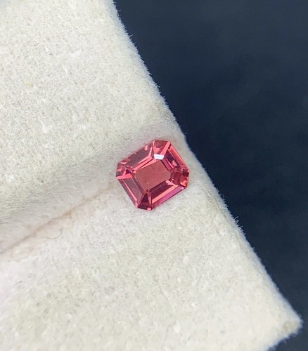 Natural pinkish red - pinkish, spinel