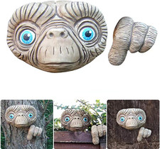 ET Alien Face Finger Ornament Resin Statue Garden Wall Tree Outdoor Decor Figure