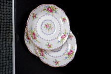 Set of 3 Royal Albert Petit