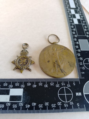 Ww1 small star medal - small,