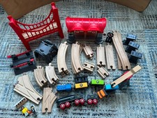 Hape city wooden train tracks