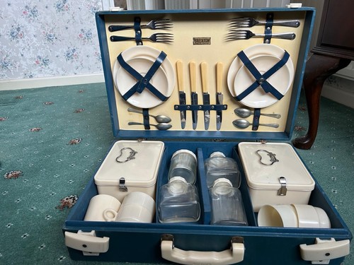 Brexton picnic set vintage - brexton,