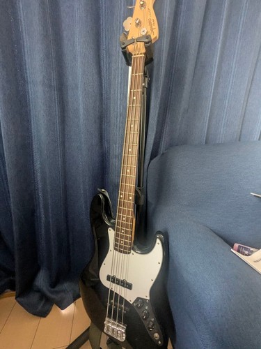 Squier fender jazz bass - by,