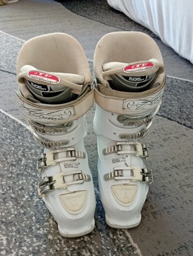 Ladies ski boots size 4 - boots,