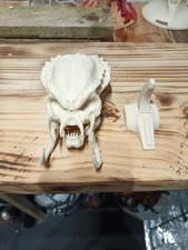 Amazing  details Predator Skull Model Figurine 3D Printed
