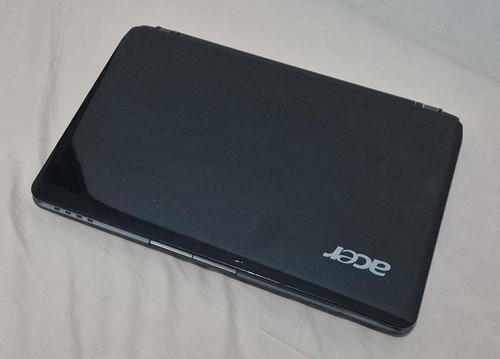 Windows laptop small - xp,