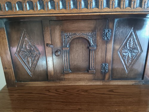 Oak court cupboard - ,