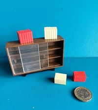 VINTAGE DOLLS HOUSE TRIANG SPOT-ON BOOKCASE & BOOKS 1:16 EXCELLENT
