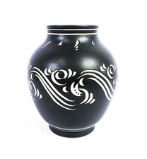 Vintage Pearsons Of Chesterfield Black Sgraffito Design Vase