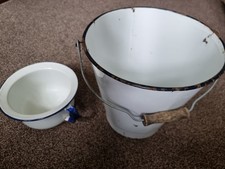 VINTAGE METAL ENAMELLED BUCKET AND CHAMBER POT (POTTY). CLEAN AND BRIGHT.