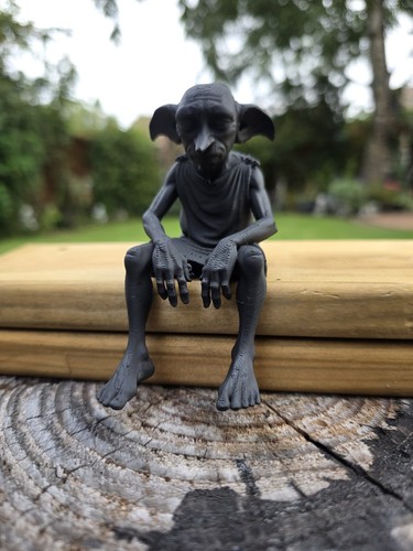 Sad dobby ledge sitter - dobby,