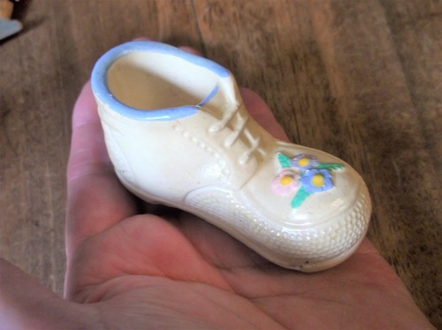 Old collectable mini boot - collectable, posy