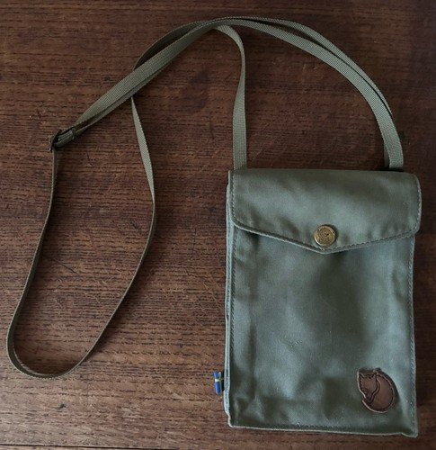 Fjallraven dark olive - dark, pocket
