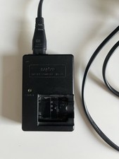 Sanyo VAR-L70 Camcorder Battery Charger