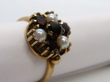 Ladies 9ct Gold Pearl & Garnet