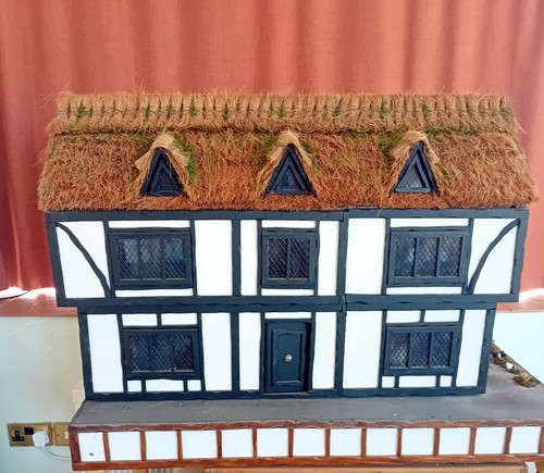 Thatched tudor dolls house - tudor,