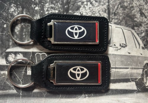 Two toyota keyrings yaris - toyota,