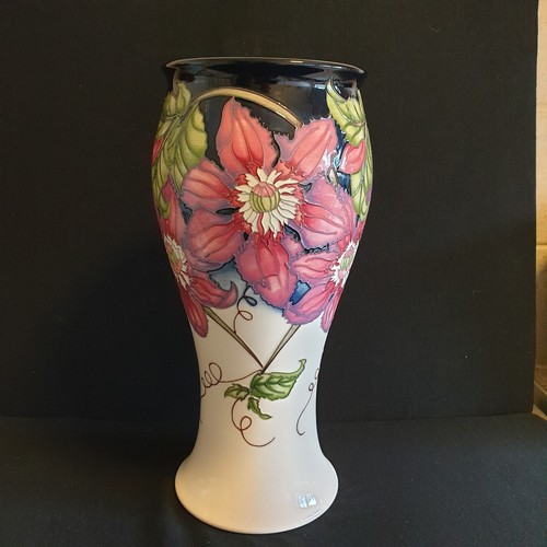 Moorcroft vase platinum - moorcroft,