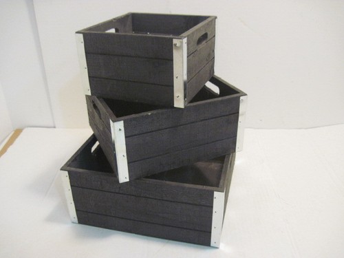 Old wood nesting - old,