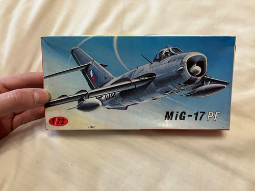Plastikovy mig 1 72 - plastikovy, mig-17