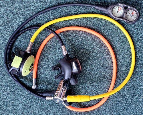 Hollis scuba diving regulator - diving,