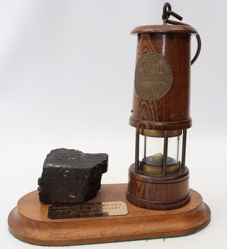 Vintage presentation souvenir