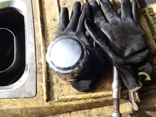 hydraulic oil tank cap and housing jcb