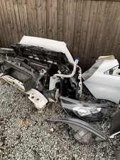 Ford Transit custom leader