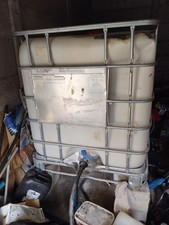 Water Container for Window Cleaning and Other Things Portable