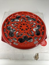 Le Creuset Cherry Red Enamel Round Cast Iron Hot Plate Trivet 8” BOXED in VGC